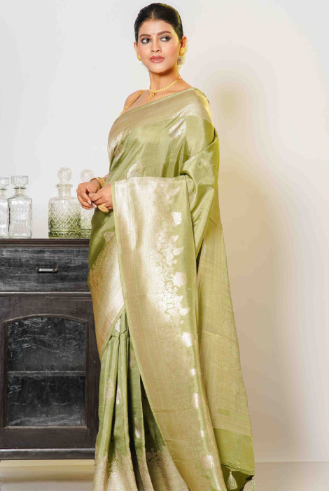 Mashroo banarasi semi silk golden cmBanarasi