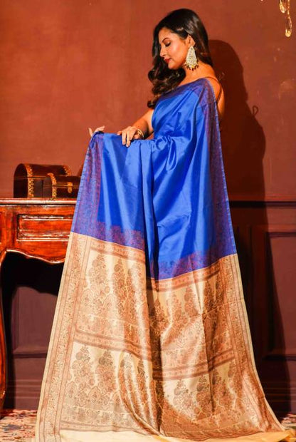 Banarasi light weight thread work saree