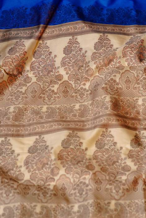 Banarasi light weight thread work saree