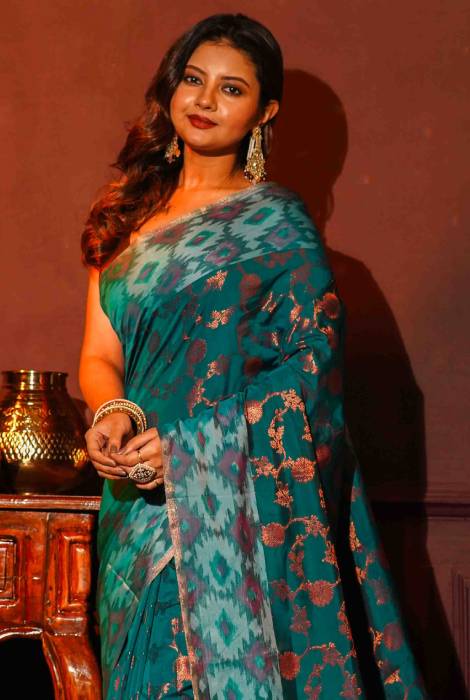 Lightweight Banarasi jangla work saree
