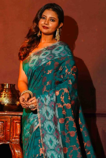 Lightweight Banarasi jangla work saree