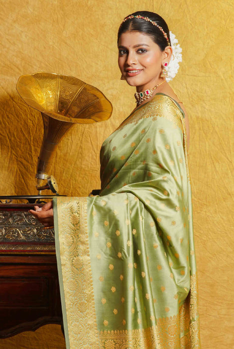 Lightweight Banarasi silk