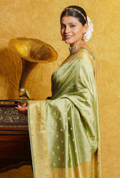 Lightweight Banarasi silk