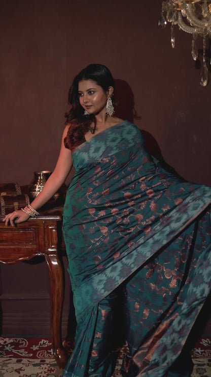 Lightweight Banarasi jangla work saree